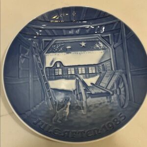 Bing & Grondahl Julgaften 1985 Christmas plate from Denmark